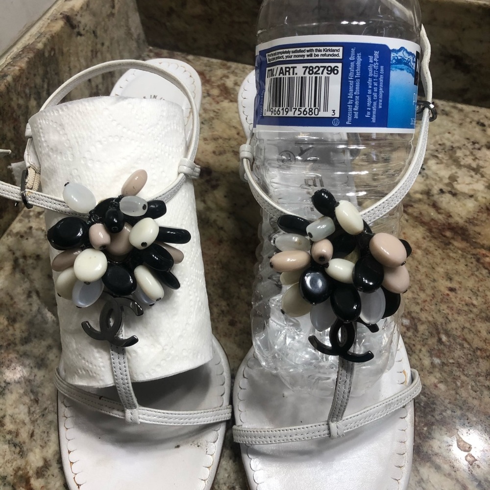 Vintage Chanel Logo heels sandals - Picture 5 of 14